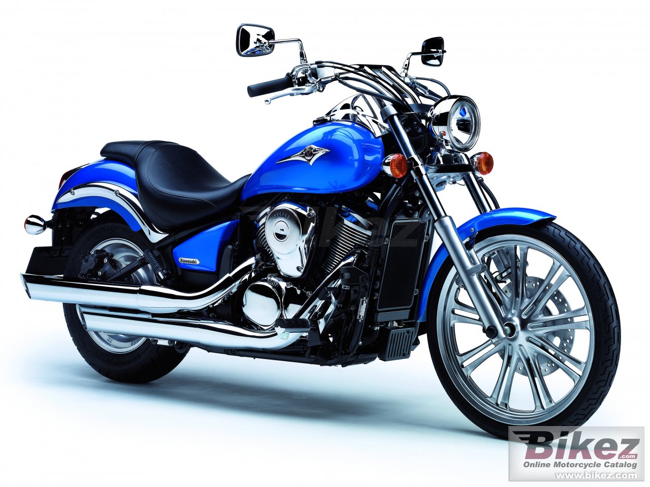 Big Kawasaki vulcan 900 custom picture and wallpaper from Bikez.com